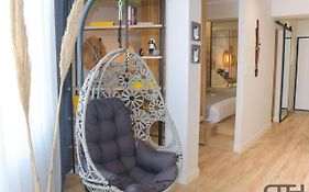 Luxury 80M2 Apartment With Balcony Downtown Thessaloniki